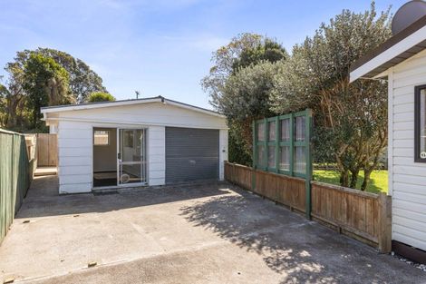 Photo of property in 22 Atarau Grove, Paraparaumu, 5032