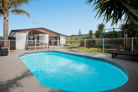 Photo of property in 61 Simpson Road, Papamoa Beach, Papamoa, 3118