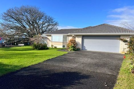 Photo of property in 21 Oakpark Place, West Harbour, Auckland, 0618
