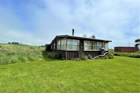 Photo of property in 1262 Kaka Point Road, Kaka Point, 9271