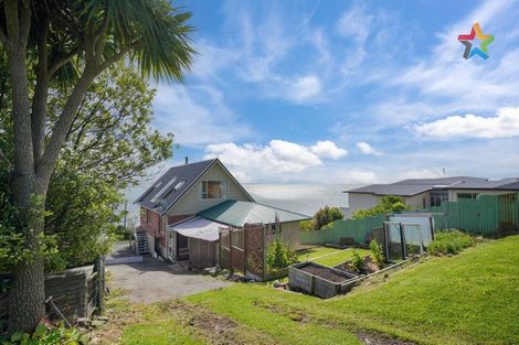Photo of property in 14 Marine Parade, Bluff, 9814