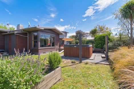 Photo of property in 76 Napier Road, Havelock North, 4130