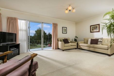 Photo of property in 33 Tauhinu Road, Greenhithe, Auckland, 0632
