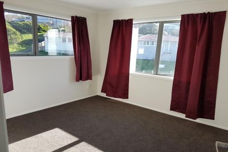 Photo of property in 17 Mawhare Street, Titahi Bay, Porirua, 5022