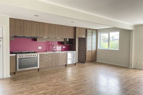 Photo of property in 21 Dundale Avenue, Blockhouse Bay, Auckland, 0600