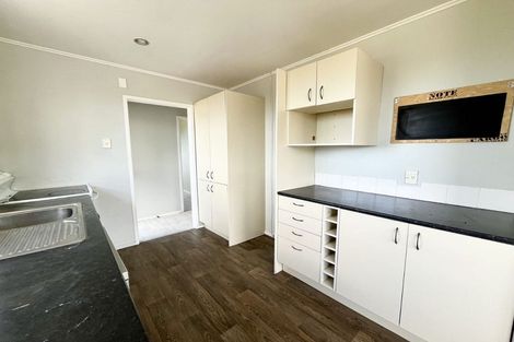 Photo of property in 20 Trias Road, Totara Vale, Auckland, 0629