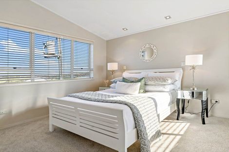 Photo of property in 154 Sandspit Road, Shelly Park, Auckland, 2014