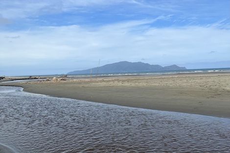 Photo of property in 4 Paetawa Road, Peka Peka, Waikanae, 5391