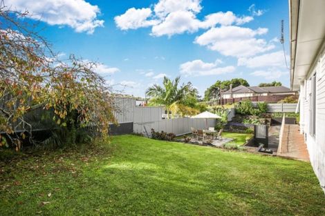 Photo of property in 16 Jamaica Place, Blockhouse Bay, Auckland, 0600
