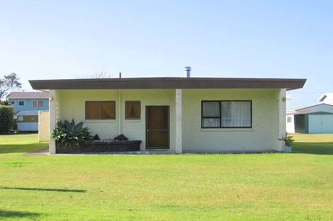 Photo of property in 81 Riverview Road, Cooks Beach, Whitianga, 3591