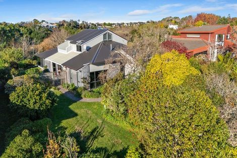 Photo of property in 64 Karina Road, Merrilands, New Plymouth, 4312