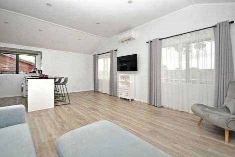 Photo of property in 7/109 Don Buck Road, Massey, Auckland, 0614