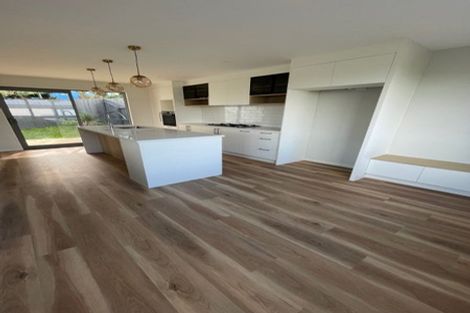 Photo of property in 5d Lavery Place, Sunnynook, Auckland, 0632