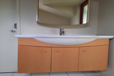 Photo of property in 21 Thatcher Crescent, Crofton Downs, Wellington, 6035