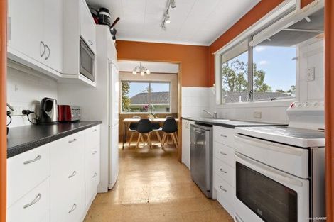 Photo of property in 30 Waari Avenue, Sunnyvale, Auckland, 0612