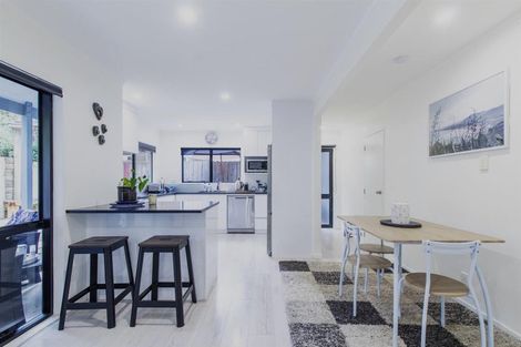 Photo of property in 1/110 Nigel Road, Browns Bay, Auckland, 0630