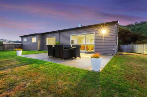 Photo of property in 4 Gennaker Lane, Whitby, Porirua, 5024