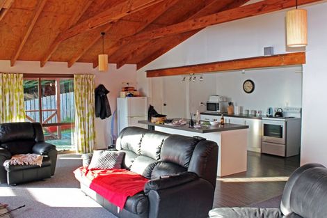 Photo of property in 9 School Road, Kakanui, Oamaru, 9495