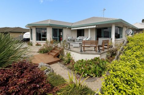 Photo of property in 4 Burnt Oak Drive, Pyes Pa, Tauranga, 3112