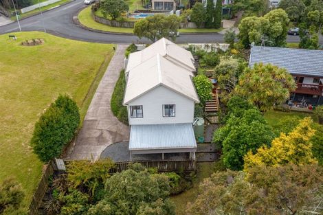 Photo of property in 3 Emery Grove, Bayview, Auckland, 0629