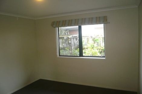 Photo of property in 20 Chesterton Terrace, Henderson, Auckland, 0612