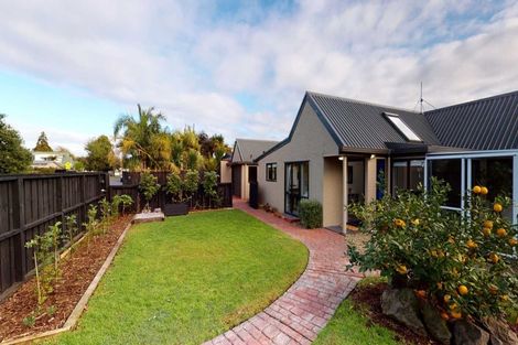 Photo of property in 126 The Circle, Manly, Whangaparaoa, 0930