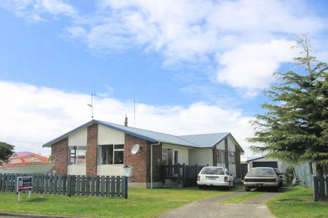 Photo of property in 19 Tahara Crescent, Mount Maunganui, 3116