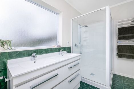 Photo of property in 31 Jubaea Place, Henderson, Auckland, 0610