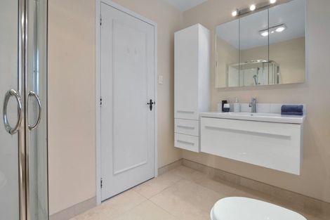 Photo of property in 2/8 Pierce Road, Milford, Auckland, 0620