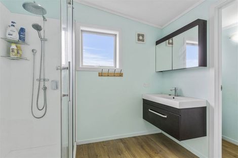 Photo of property in 18 Athenree Road, Athenree, Katikati, 3177