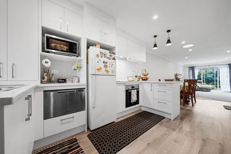 Photo of property in 70 Paretaiuru Crescent, Papakura, 2110