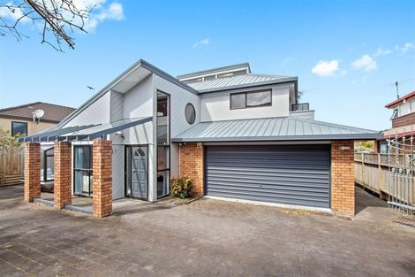 Photo of property in 1/6 Glucina Avenue, West Harbour, Auckland, 0618