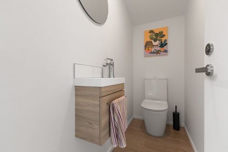 Photo of property in 2/24 Devon Street, Sydenham, Christchurch, 8023