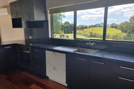 Photo of property in 124 Kent Road, Burgess Park, New Plymouth, 4371