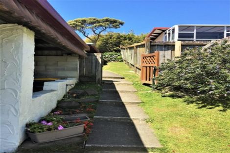 Photo of property in 2/19 Hollyhock Place, Browns Bay, Auckland, 0630