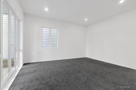Photo of property in 27 Stitchbird Crescent, Papakura, 2110