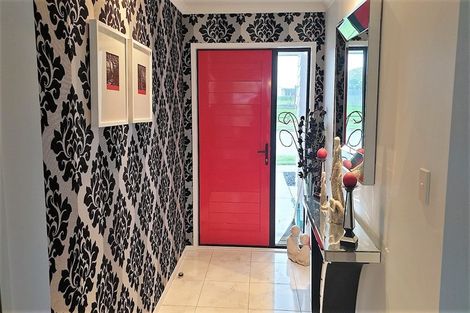 Photo of property in 61 Links Drive, Waiwhakaiho, New Plymouth, 4312