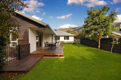 Photo of property in 42 Sylvan Street, Lake Hayes, Queenstown, 9304