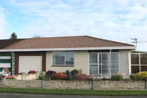 Photo of property in 2/10 Nyoli Street, Northcote, Christchurch, 8052