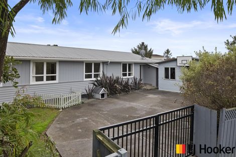 Photo of property in 3 Cargill Street, Papakura, 2110