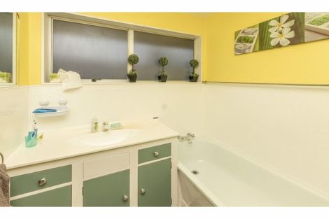 Photo of property in 10a Tracy Place, Redwood, Christchurch, 8051