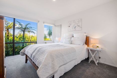 Photo of property in 2/194 Glenvar Road, Torbay, Auckland, 0630