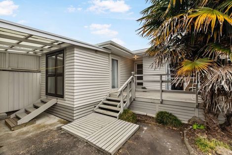 Photo of property in 2/420 Great South Road, Opaheke, Papakura, 2113