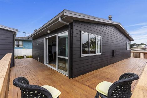 Photo of property in 18 Athenree Road, Athenree, Katikati, 3177