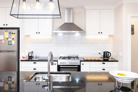 Photo of property in 16 Rotoiti Way, Poraiti, Napier, 4112