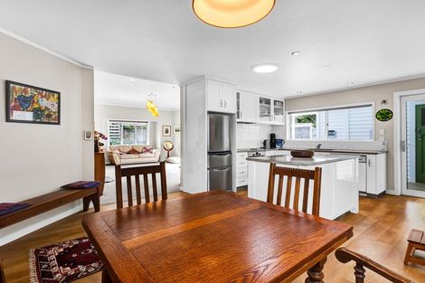 Photo of property in 4 Price Street, Westown, New Plymouth, 4310