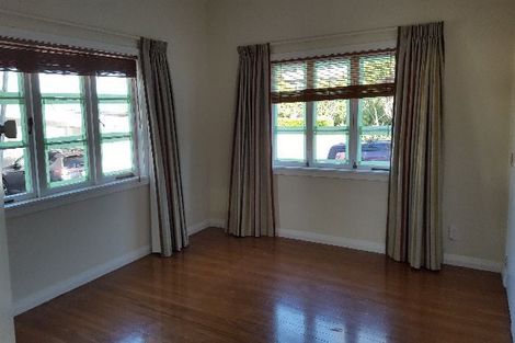 Photo of property in 2/4 Northcote Road, Takapuna, Auckland, 0622
