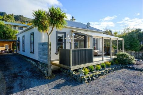 Photo of property in 4 Wakatipu Street, Ravensbourne, Dunedin, 9022