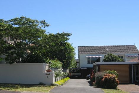 Photo of property in 2/1 Sylvan Park Avenue, Milford, Auckland, 0620