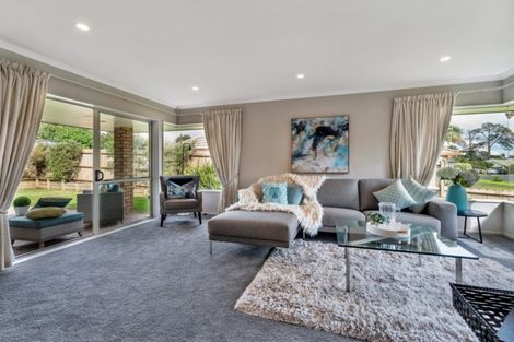 Photo of property in 8 Glencullen Place, Dannemora, Auckland, 2016